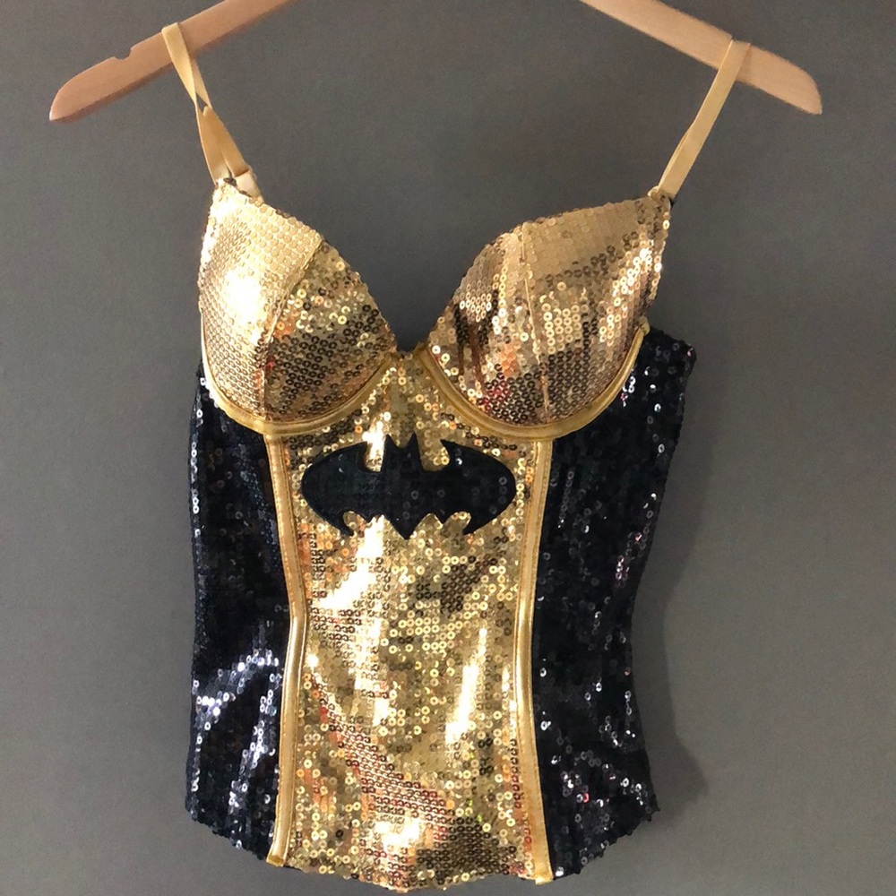 Costume - Picture 2 of 3